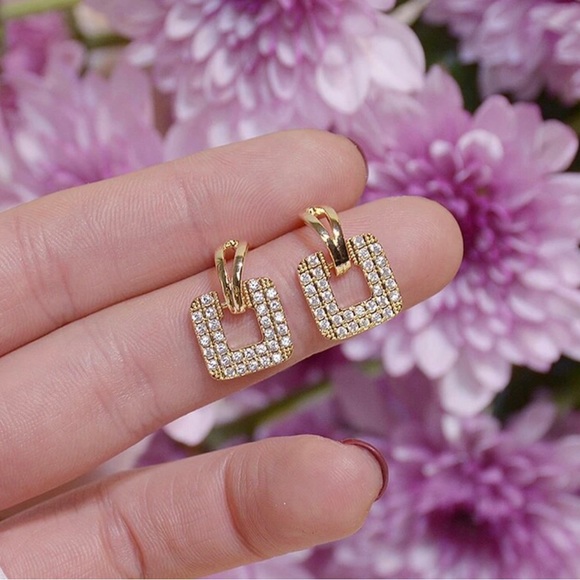 New gold CZ square drop earrings - Picture 2 of 3